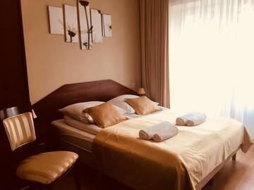 Фото номера Двухместный номер с 1 кроватью и балконом Отель Hotel Neptun г. Międzychód 2